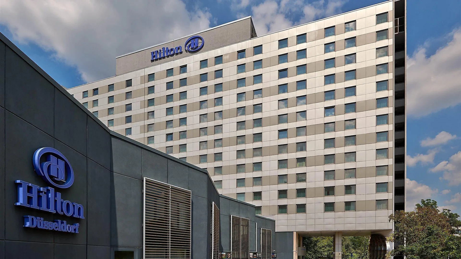 ホテル Hampton By Hilton Duesseldorf City Centre  デュッセルドルフ