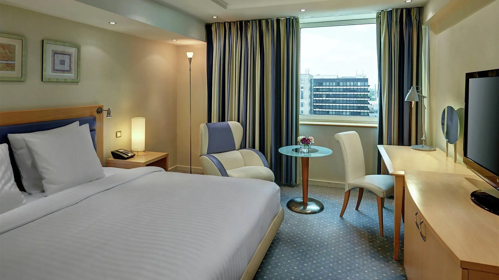 ***  Hotel Hampton By Hilton Duesseldorf City Centre Allemagne