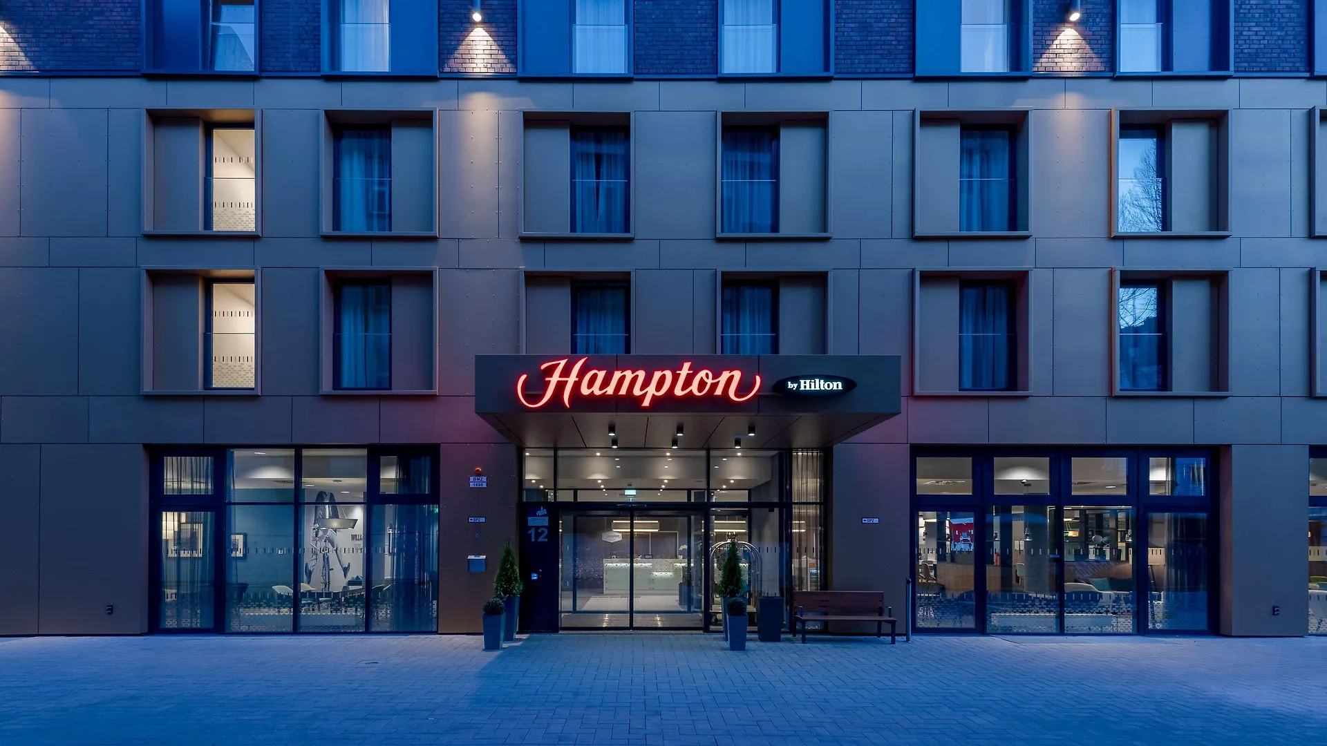 Отель Hampton By Hilton Duesseldorf City Centre  Дюссельдорф